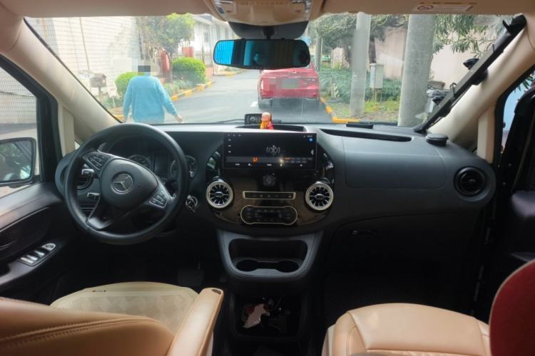 Used Mercedes-Benz Vito 2018 2.0T Elite Version 7 Seats China VI Emission Standard
