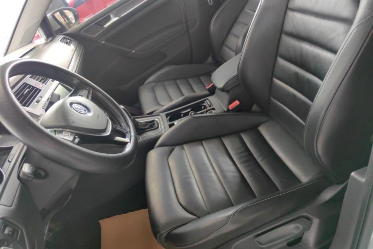 Used Volkswagen Golf 2016 230TSI Automatic Luxury Version
