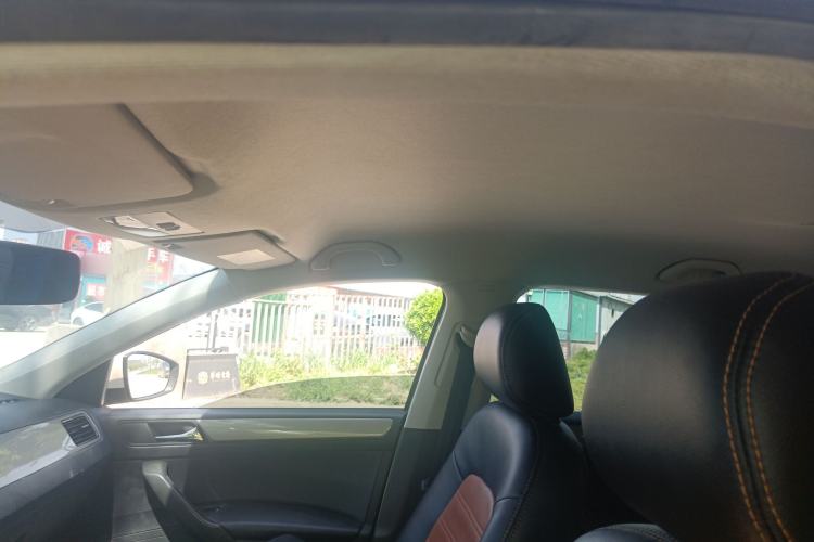 Used Volkswagen Santana 2015 Haval H6 1.6L Automatic Luxury Model Headliner