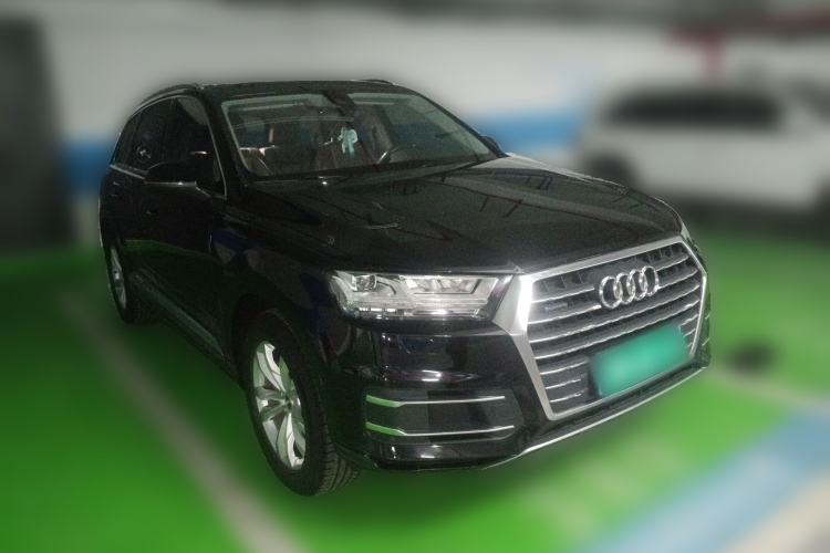 Used Audi Q7 2018 45 TFSI Technology Edition Front Right 45 Deg