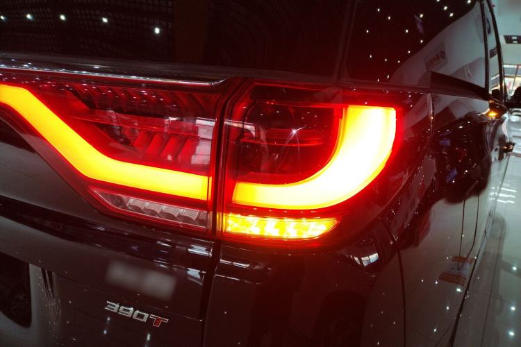 Used GAC Trumpchi M8 2023 Lingxiu Series 390T Prestige Edition Right Rear Taillight