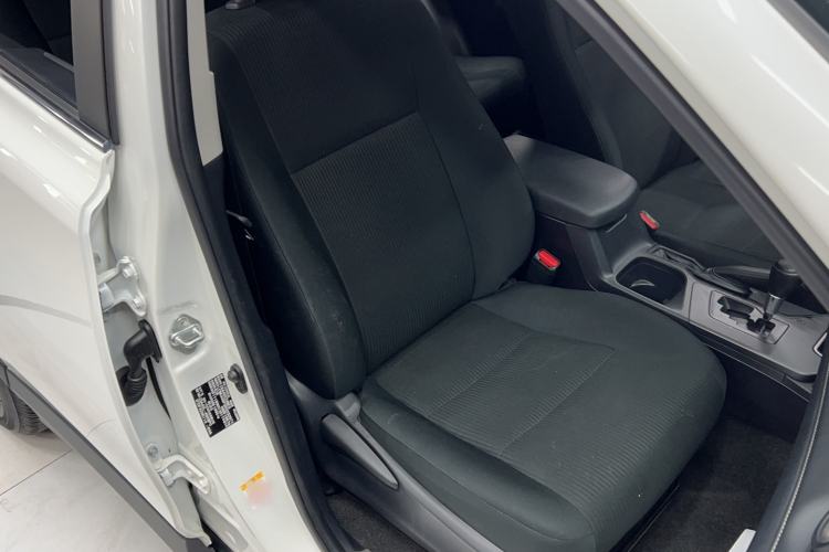 Used Toyota RAV4 2016 2.0L CVT Two-Wheel Drive Comfort Edition China V Standard