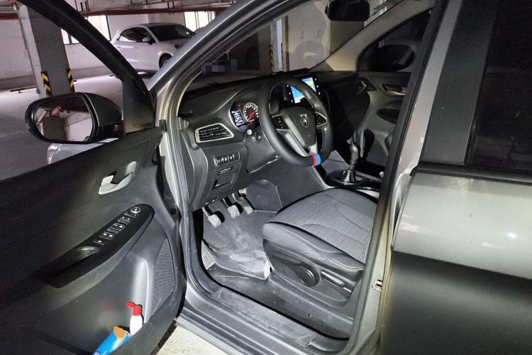 Used Baojun 730 2019 1.5L Manual Fashion Model 7-seater China VI
