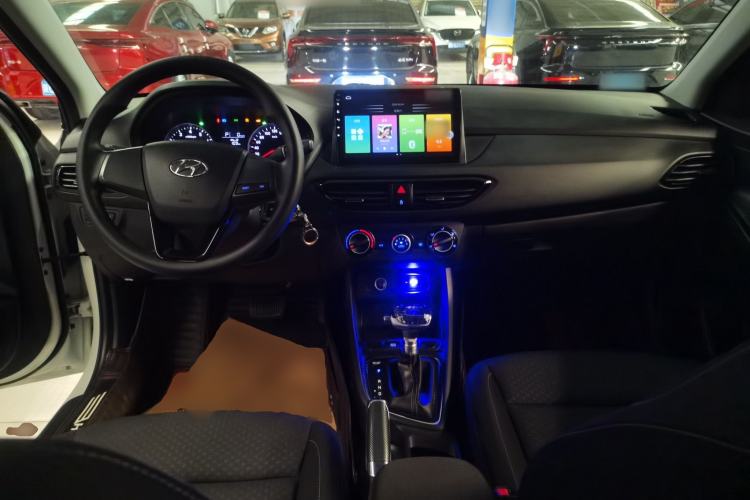 Used Hyundai Celesta 2020 1.6L Automatic GL Enjoyable Edition Center Console