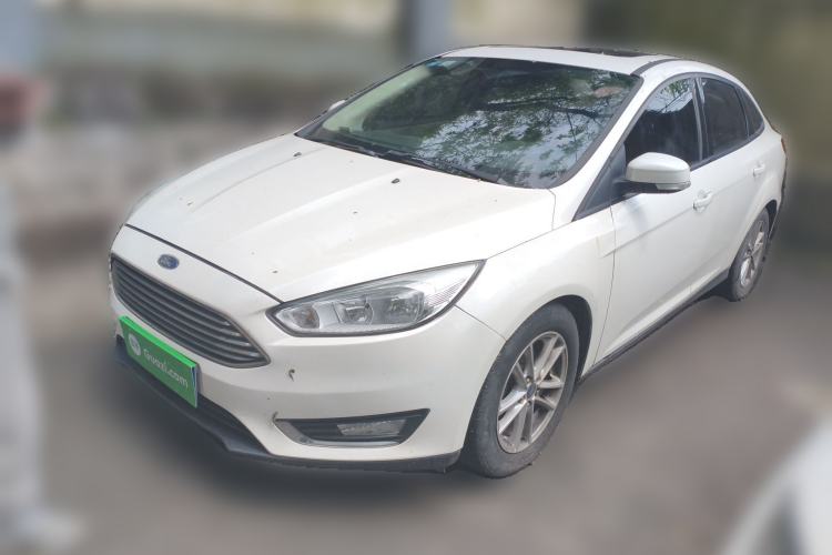 Used Ford Focus 2015 Sedan EcoBoost 125 Manual – Ultra-Style Edition