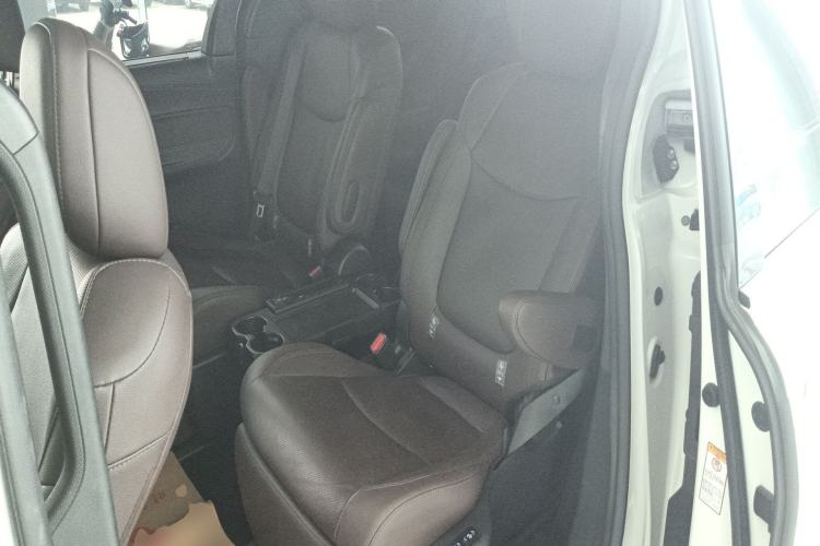 Used Toyota SIENNA 2021 2.5L Hybrid Platinum Edition Left Rear Seat