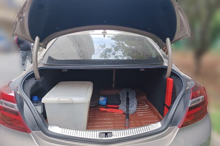 Used Buick Regal 2015 2.0L Leading Fashion Edition Trunk