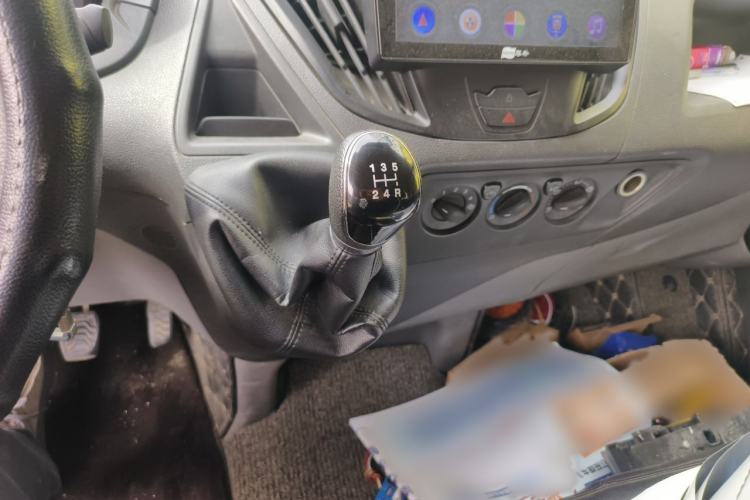 Used Ford Transit 2019 2.0T Diesel Multi-Purpose Commercial Vehicle Mid-Drive Mid-Roof 6-Seater China VI Standard