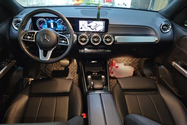 Used Mercedes-Benz GLB 2020 Facelift GLB 200 Fashion Edition Center Console