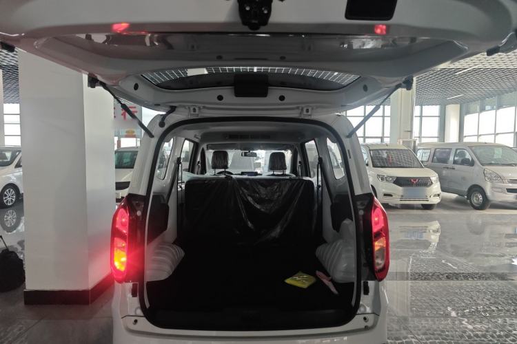 Used Wuling Hongguang New Energy 2024 All-Electric Model 300KM Practical Version Trunk
