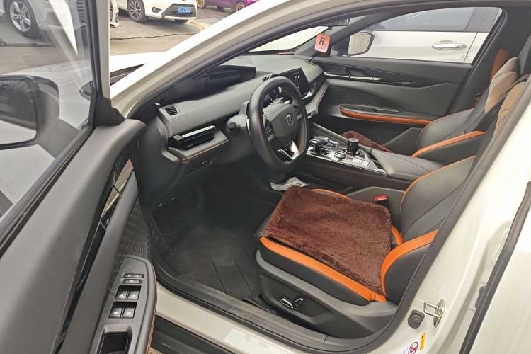 Used CHANGAN UNI-V 2023 1.5T Prestige Model