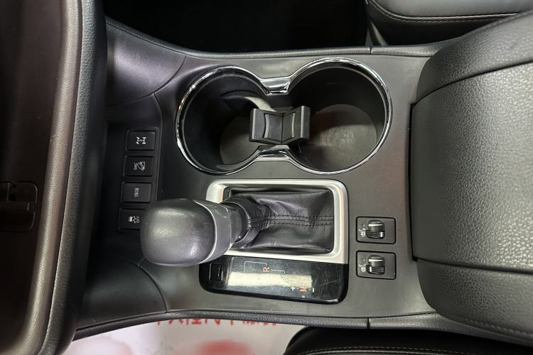 Used Toyota Highlander 2018 2.0T Four-Wheel Drive Prestige Version 7 Seats China VI Standard
