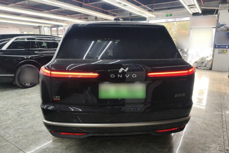 Used ONVO Luxeed L90 2025 Model—Ultra Six-Seater Version
