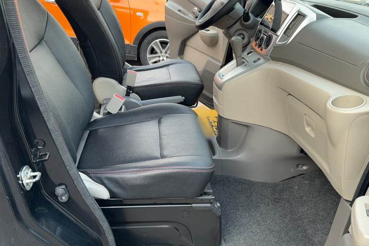 Used Nissan NV200 2014 1.6L CVT Zunya Model China IV Standard
