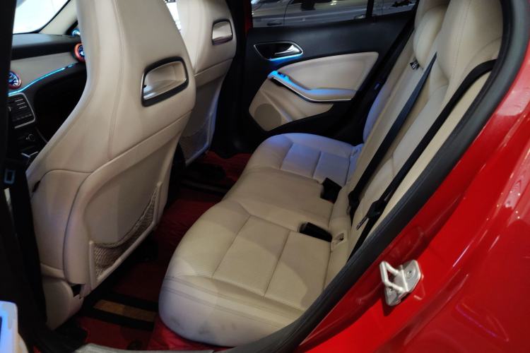 Used Mercedes-Benz GLA 2016 GLA 220 4MATIC Fashion Edition Left Rear Seat