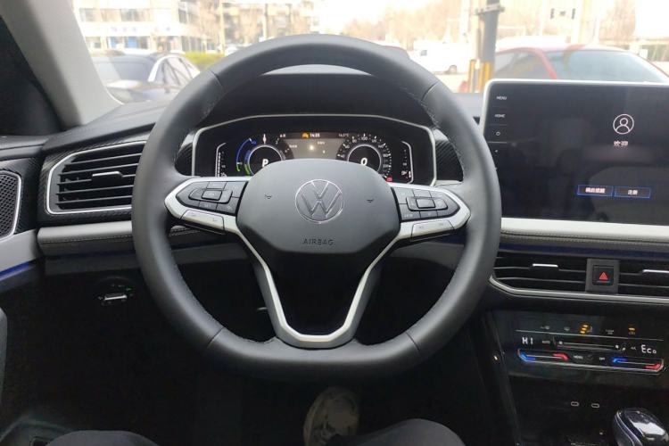 Used Volkswagen Tayron GTE Plug-in Hybrid 2023 280TSI Luxury Plus Advanced Edition Steering Wheel