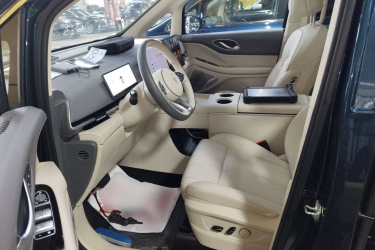 Used VOYAH Dream 2025 PHEV Four-Wheel-Drive Flagship Kunpeng Edition
