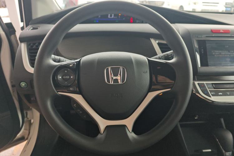 Used Honda Jade 2013 1.8L automatic Comfort version 5 seats