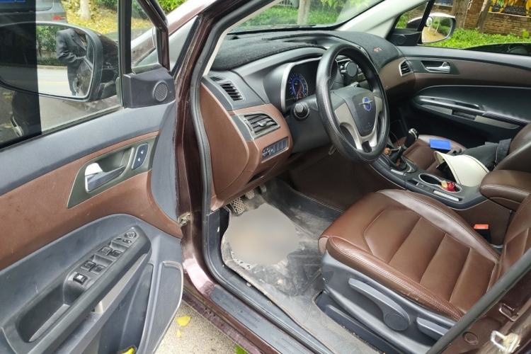 Used Haima V70 2016 2.0L Manual - Enjoyment Version 6 Seats
