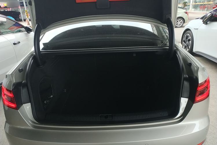 Used Audi A4L 2018 30th Anniversary Edition 40 TFSI Fashion Model Trunk