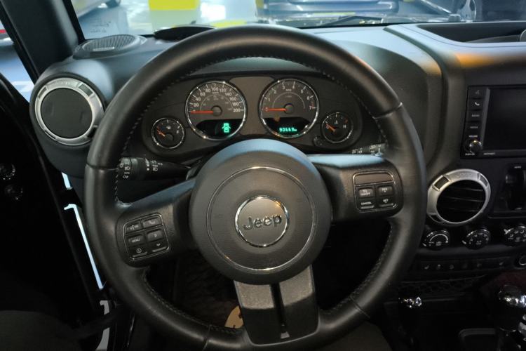 Used Jeep Wrangler 2015 3.0L Sahara Four-Door Comfort Edition
