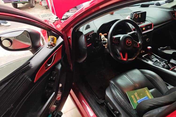 Used Mazda 3 Axela 2019 Cloud-Controlled Version Sedan 2.0L Automatic Luxury Trim China VI Standard Driver Seat