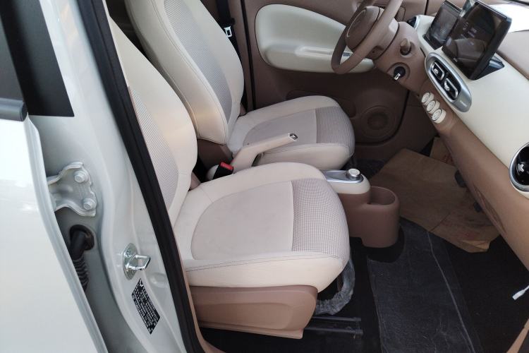Used Wuling Hongguang MINIEV 2025 Four-Door Version Advanced Edition Right Front Seat