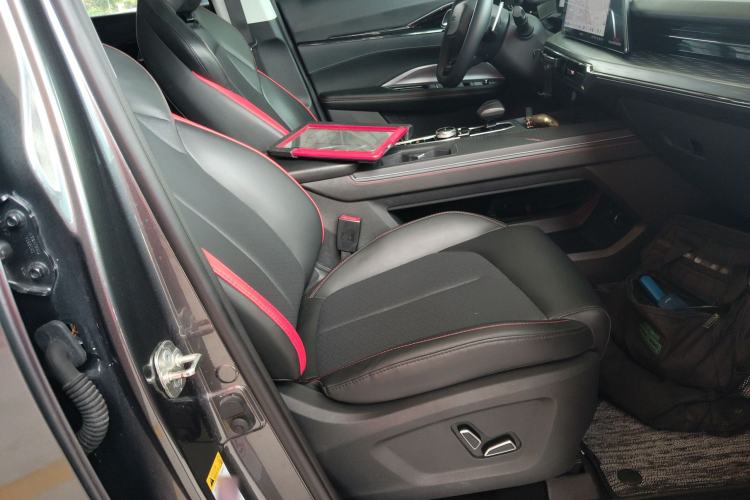 Used CHANGAN OSHAN Z6 2022 Blue Whale 1.5T DCT Smart Edition Right Front Seat