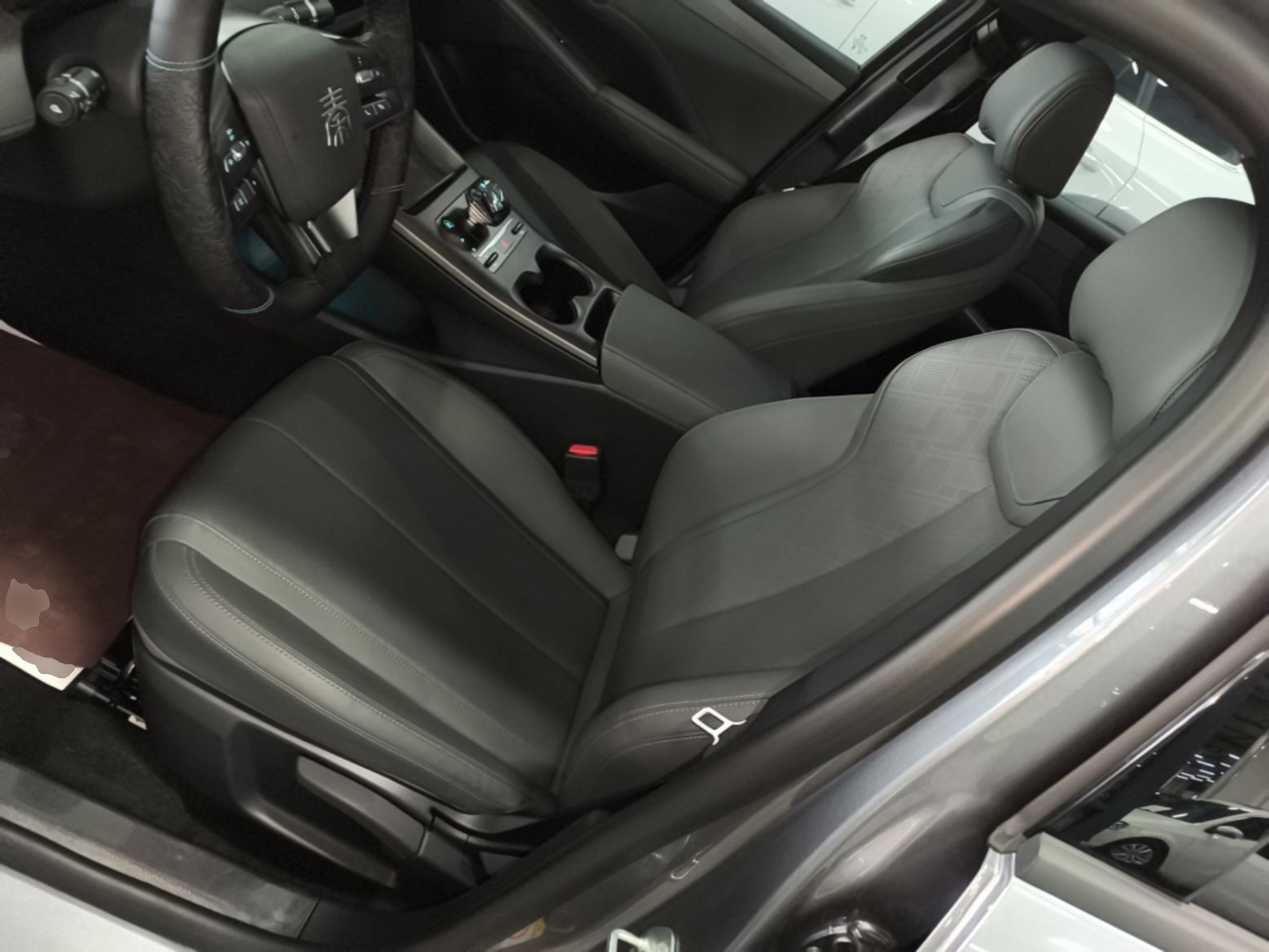 Vordere Reihe im Auto