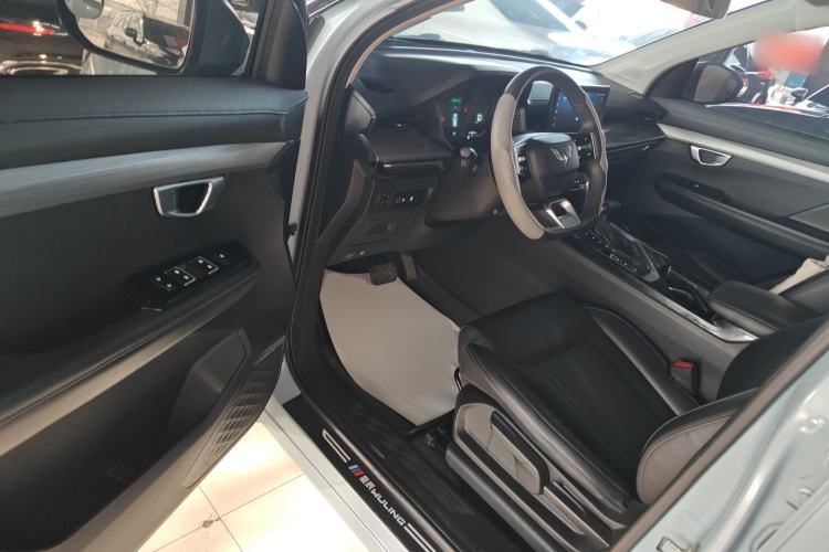 Used Wuling Asta 2021 1.5T CVT Starlight Edition