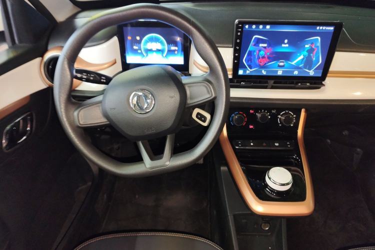 Used Dongfeng NAMMI BOX 2022 Revised Light Wind Edition 201 km Standard Version
