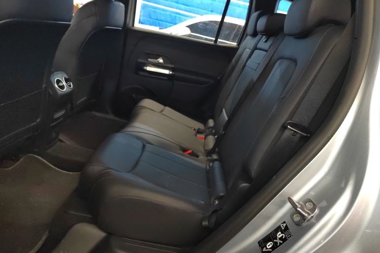 Used Mercedes-Benz EQB 2023 Facelift EQB 260 Interior 4