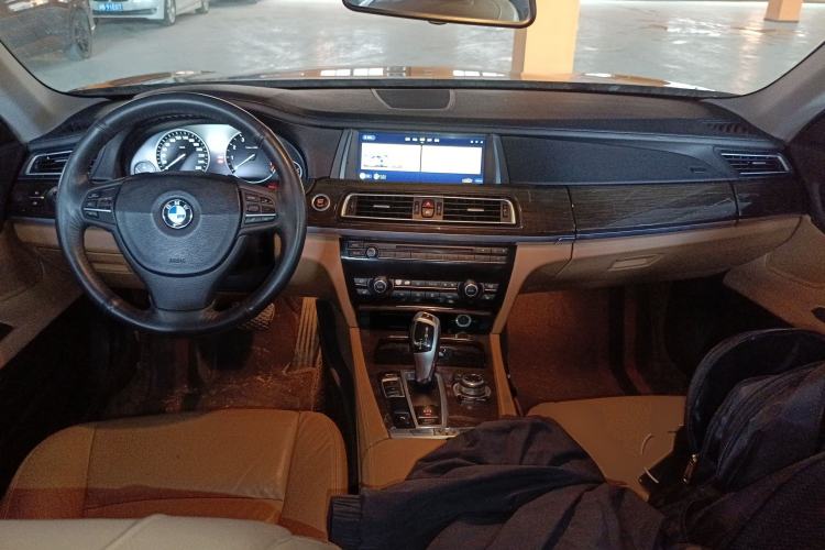 Used BMW 7 Series 2011 730Li Elegant Model Center Console