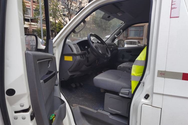Used King Long Kairui Haoke 2019 2.2L Van Series High-Roof V22 Driver Seat
