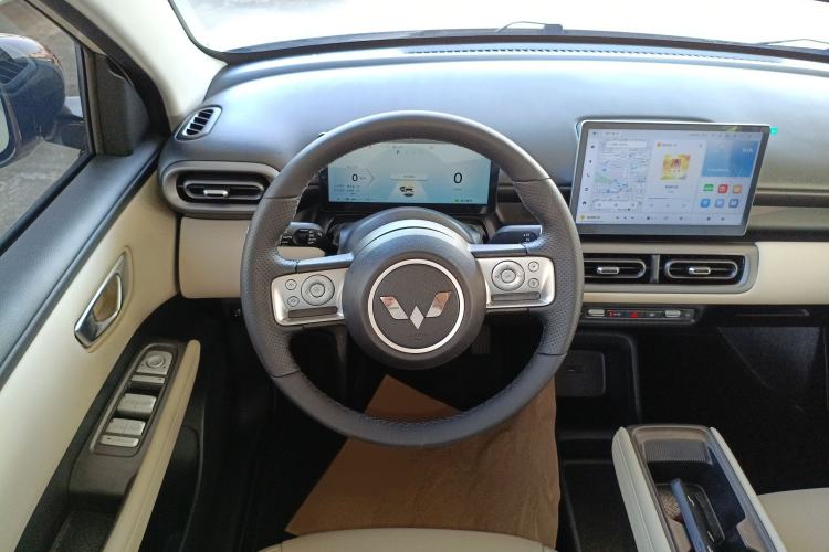 Used Wuling Bingo PLUS 2024 330 km Range Five-Seater Version