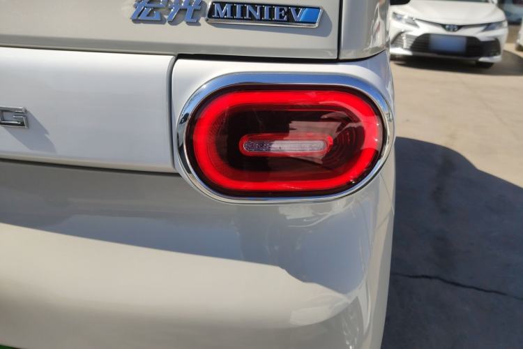 Used Wuling Hongguang MINIEV 2024 3rd Generation 170 km Exterior 3