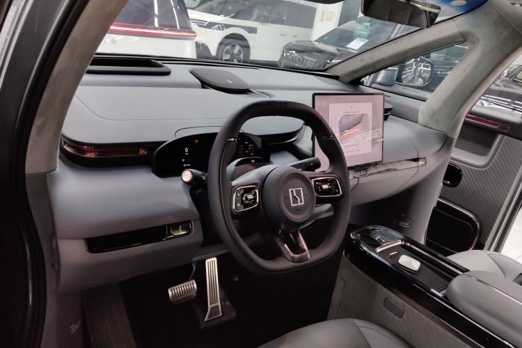 Used Zeekr MIX 2025 Intelligent Driving Version
