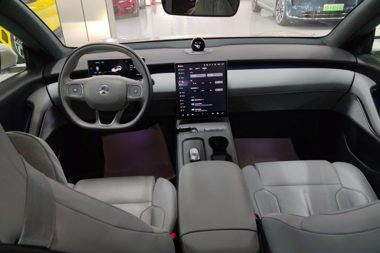 Used Nio ET5T 2023 75 kWh Touring Interior 2