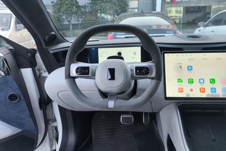 Used Avatr 11 2023 Long-Range Single-Motor Version 5 Seats
