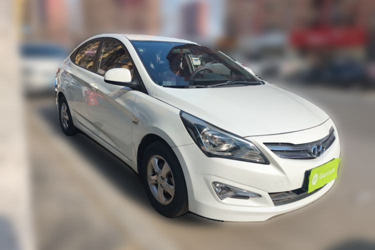 Used Hyundai Verna (older generation) 2014 1.4L Automatic Smart GLS Front Right 45 Deg