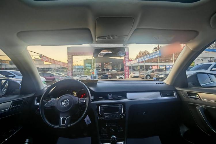 Used Volkswagen Bora 2015 Zhuihui Edition 1.6L Manual Comfort Model Interior 3