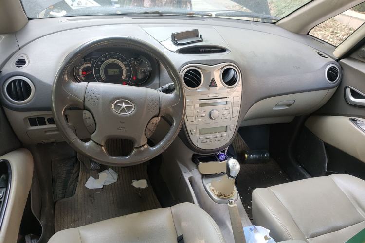 Used JAC Group Refine M2 2012 1.8L MT Business Luxury 5-Seater
