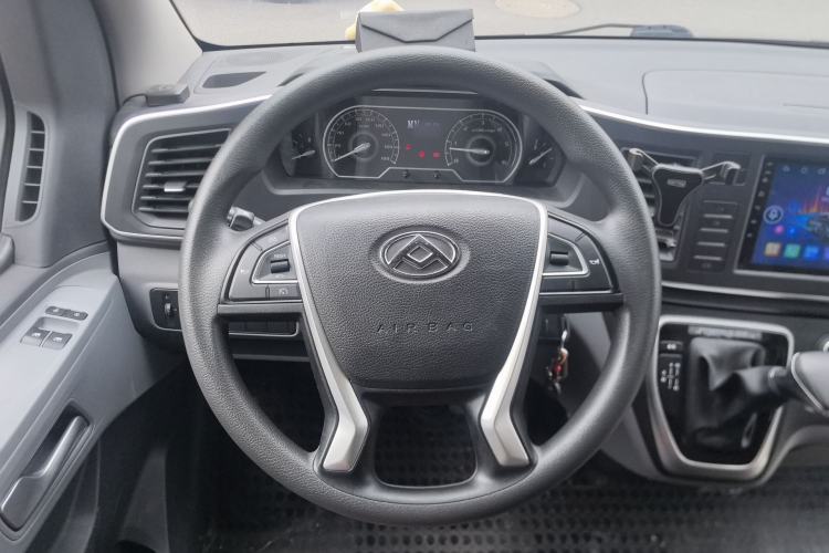 Used SAIC MAXUS Xintu V80 2023 2.0T AMT Classic Aoyuntong Long Wheelbase Mid-Height 6/7/8/9-Seater