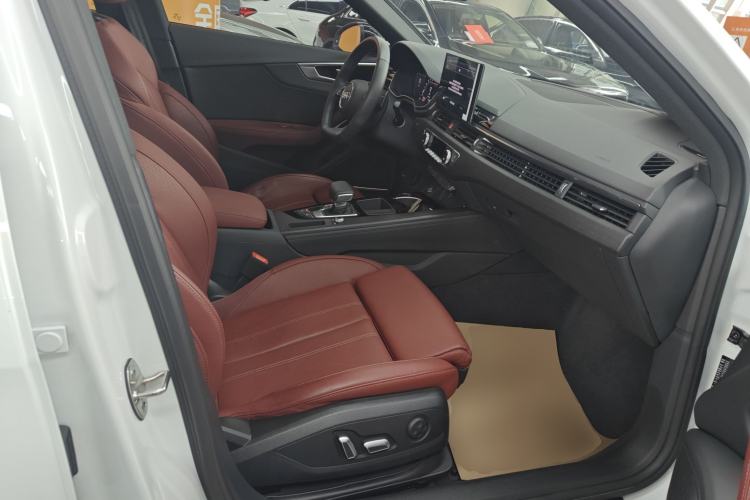 Used Audi A4L 2024 40 TFSI Luxury Dynamic Edition (Starry Night Version)