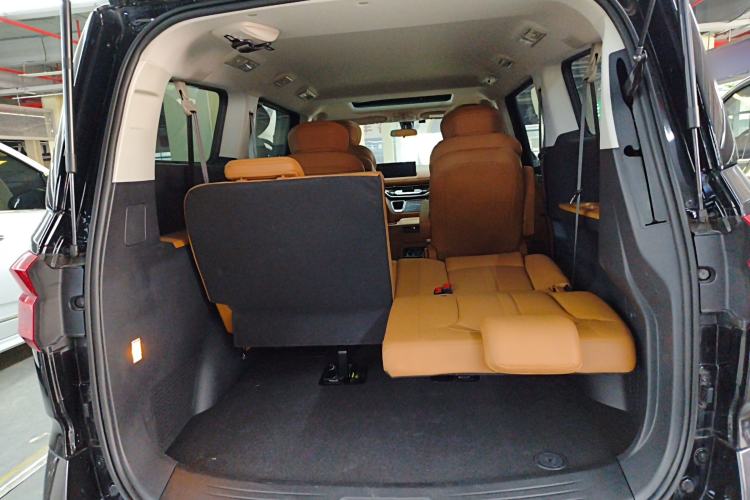 Used SAIC MAXUS G10 2025 MAX 2.0T Automatic Luxury Edition Gasoline 7-Seater
