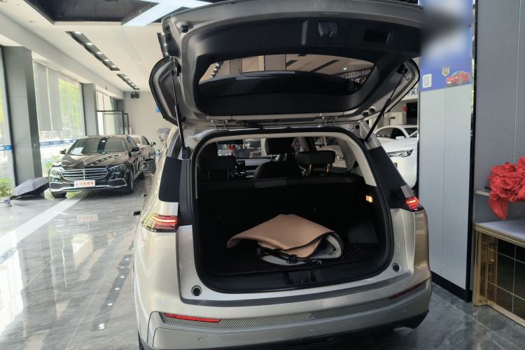 Used AION Y 2023 Plus 510 Smart Edition Trunk