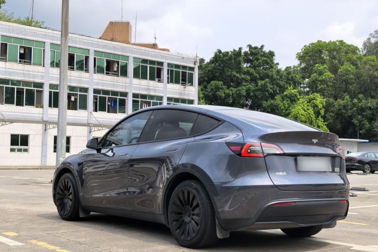 Used Tesla Model Y 2021 Long-Range All-Wheel-Drive Version
