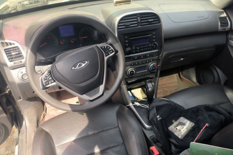 Used Chery Tiggo 3 2014 1.6L CVT ZhiShang Edition Center Console