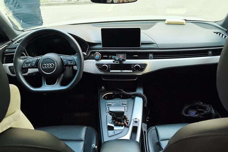 Used Audi A4L 2019 40 TFSI Fashion Edition China VI Emission Standard
