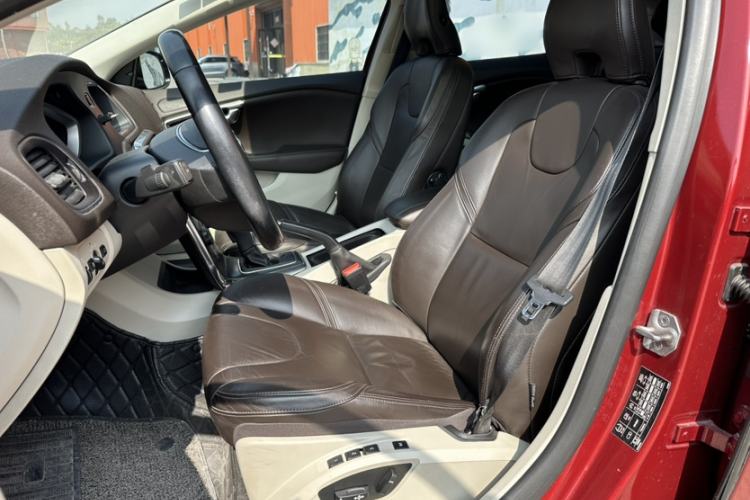 Used Volvo V40 2014 2.0T Zhiya Edition